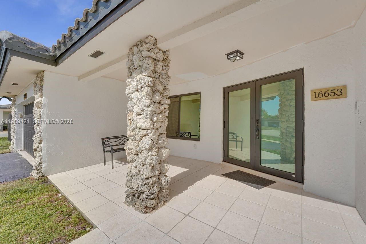 16653 Golfview Dr , Weston, FL 33326 Photo