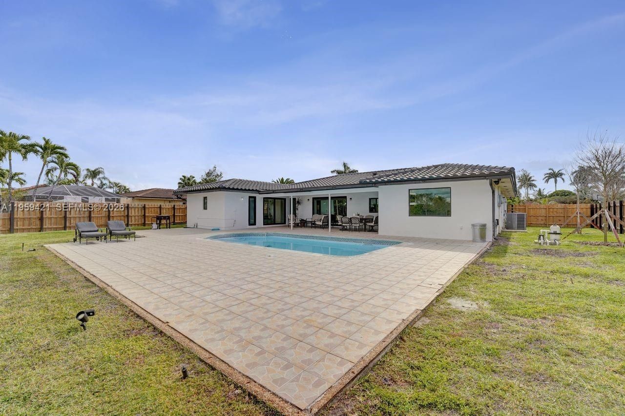 16653 Golfview Dr , Weston, FL 33326 Photo