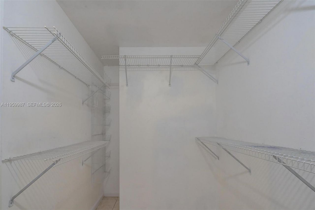 1750 NE 191st St, Unit 700-1, Miami, FL 33179 Photo