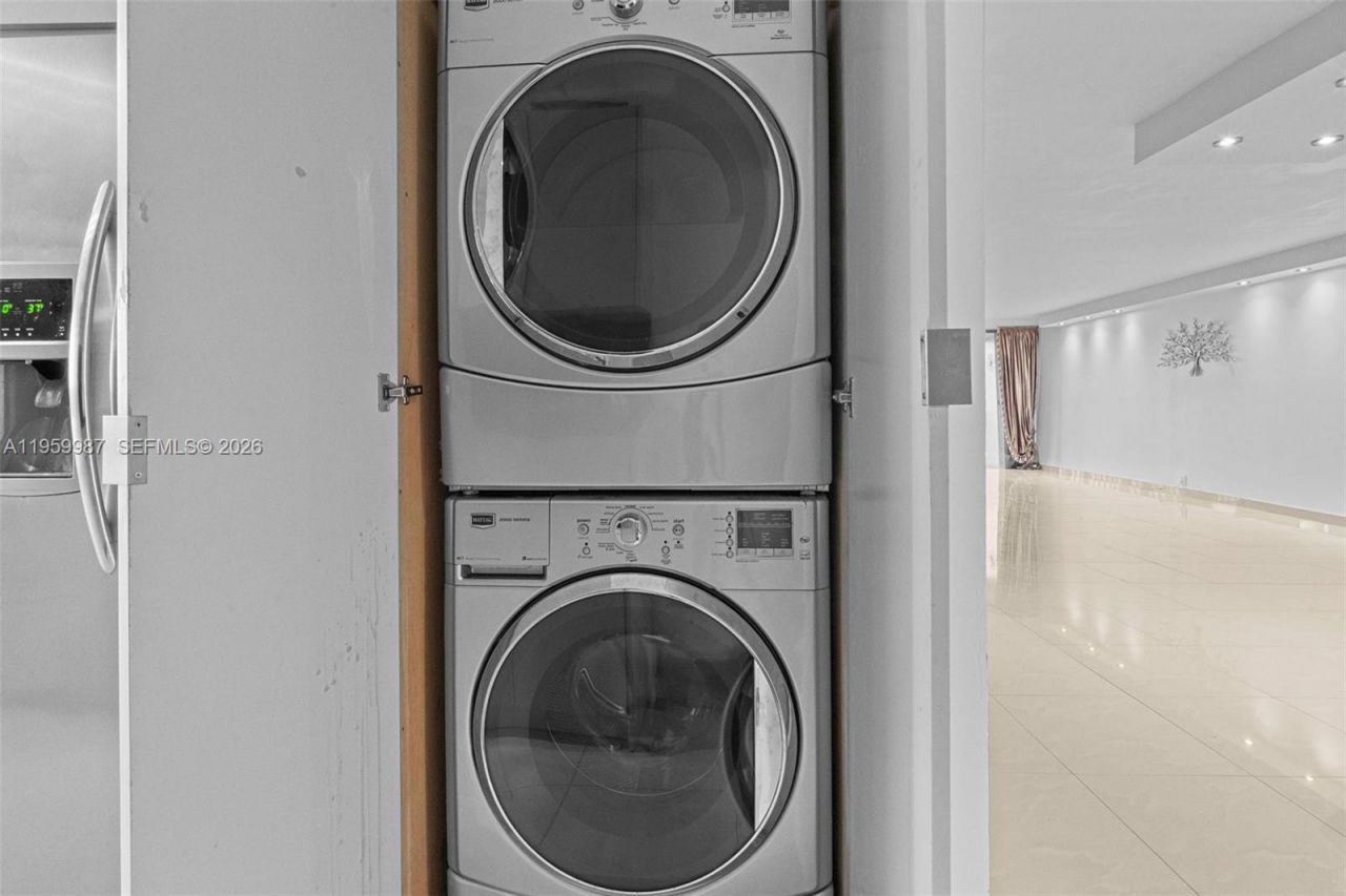 1750 NE 191st St, Unit 700-1, Miami, FL 33179 Photo