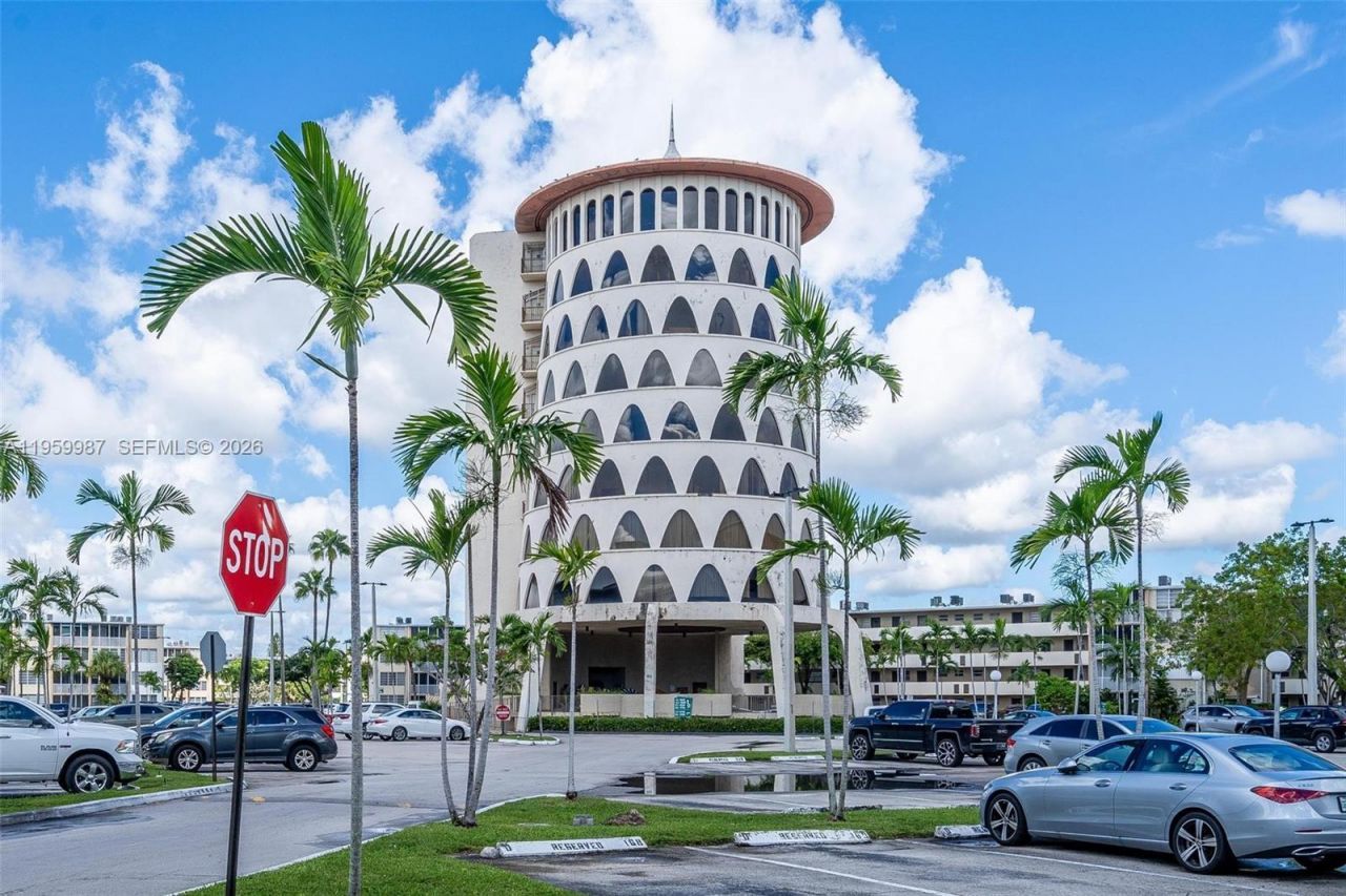 1750 NE 191st St, Unit 700-1, Miami, FL 33179 Photo