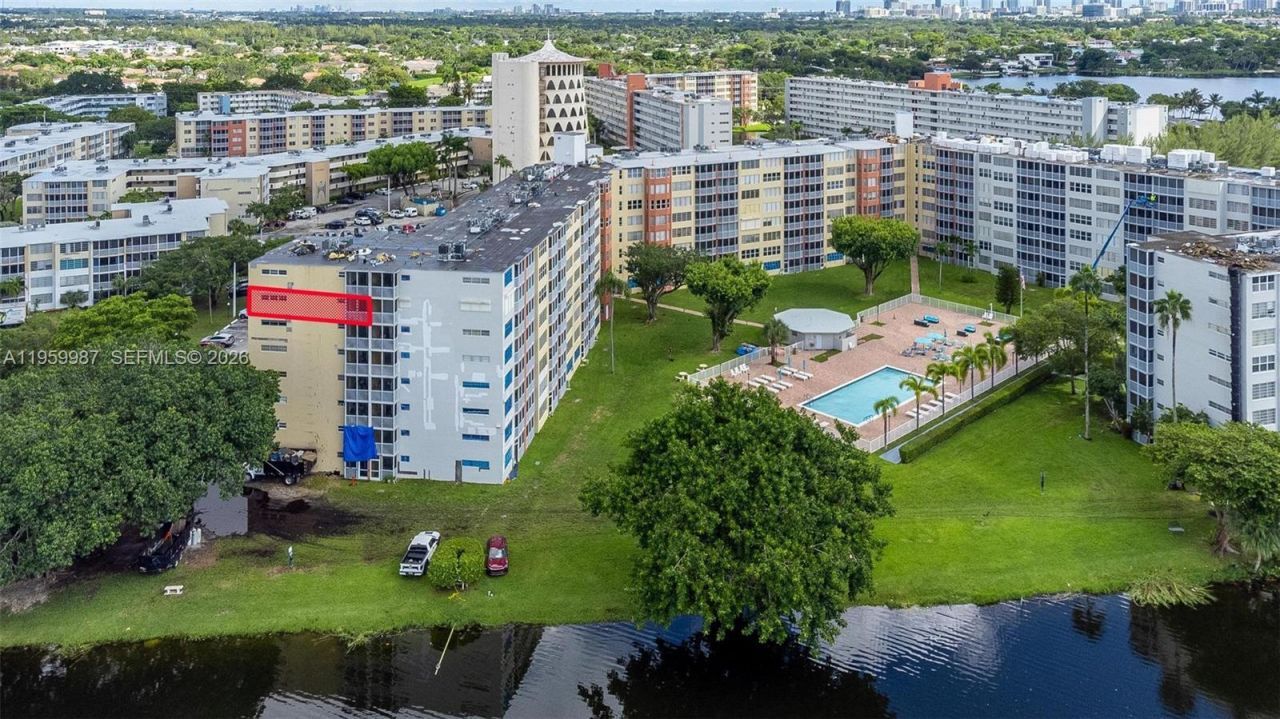 1750 NE 191st St, Unit 700-1, Miami, FL 33179 Photo