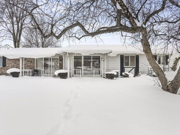5646 Leisure S Drive SE, Grand Rapids, MI 49548