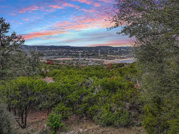 3112 Crosswind DR, Spicewood, TX 78669