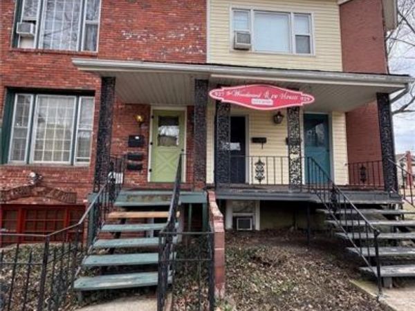 927 SW Huntoon Street, Topeka, KS 66604