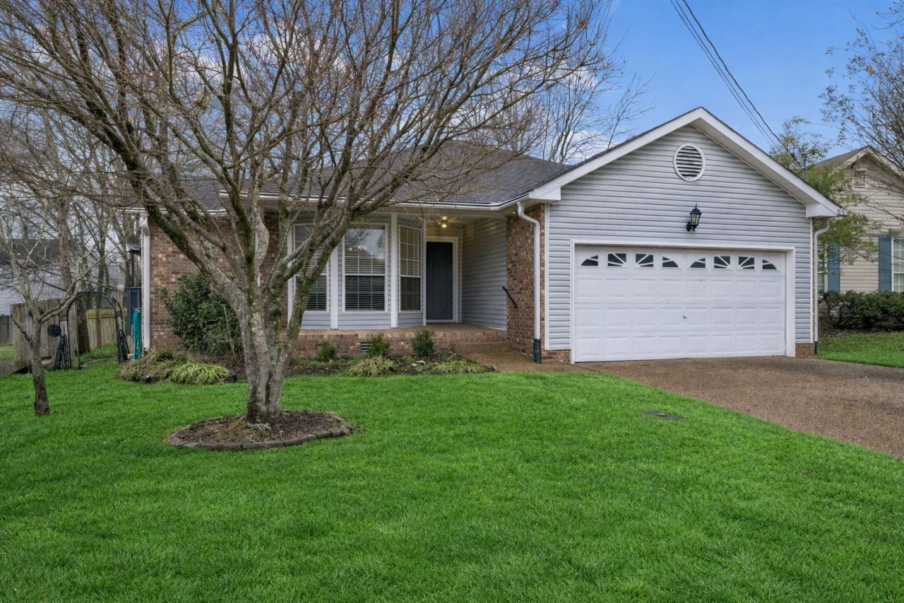 103 Oak Leaf Ct, Hendersonville, TN 37075 Main Photo