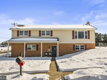 22 COVINGTON DRIVE, MANCHESTER, PA 17345