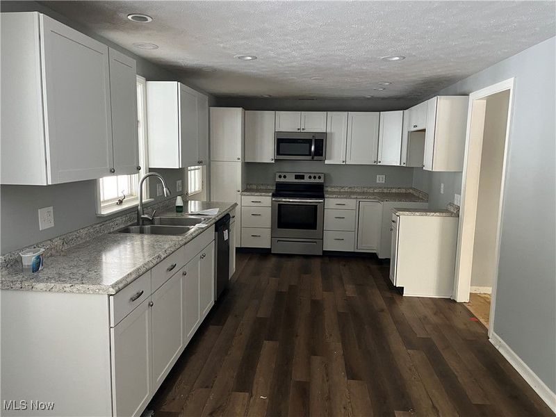 208 Ridgewood Boulevard, Minerva, OH 44657 Photo 15