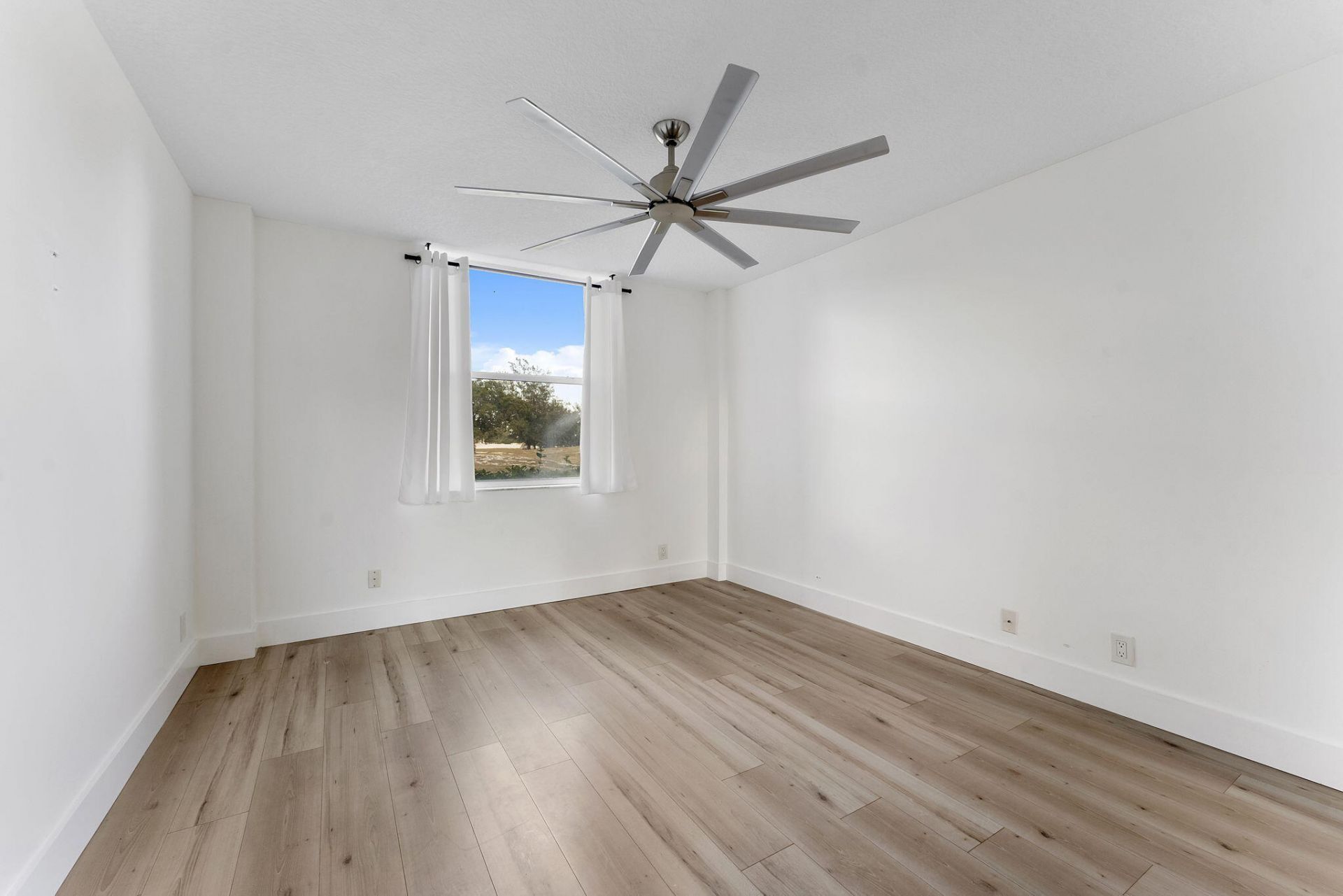 5260 NW 2nd Avenue, Unit 105, Boca Raton, FL 33487 Photo