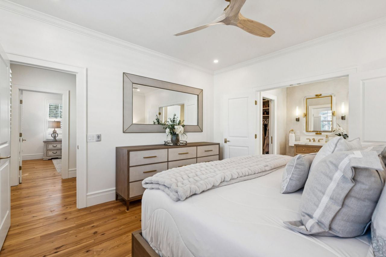 45 Eastlake Road Photo 37