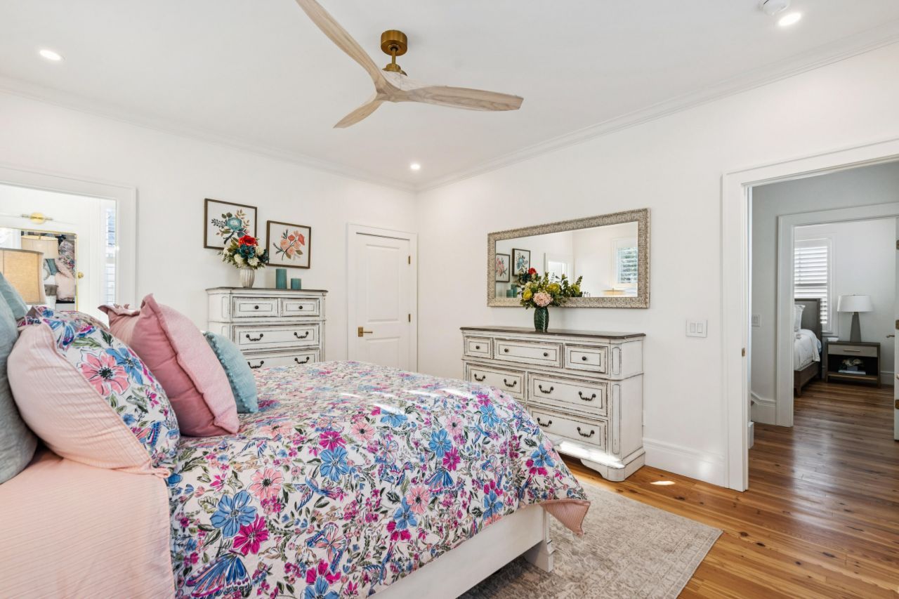 45 Eastlake Road Photo 46