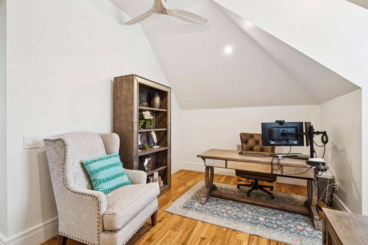 45 Eastlake Road Photo 55