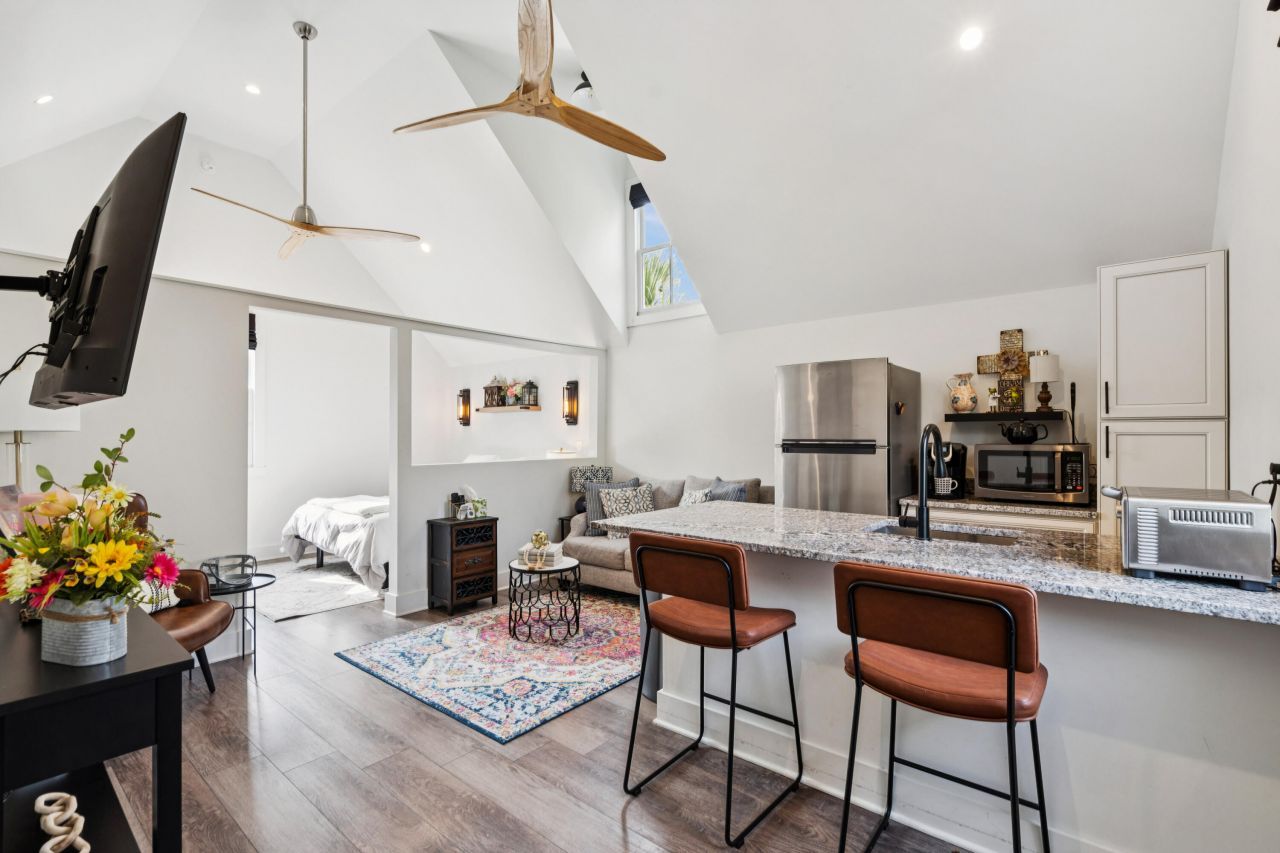 45 Eastlake Road Photo 65