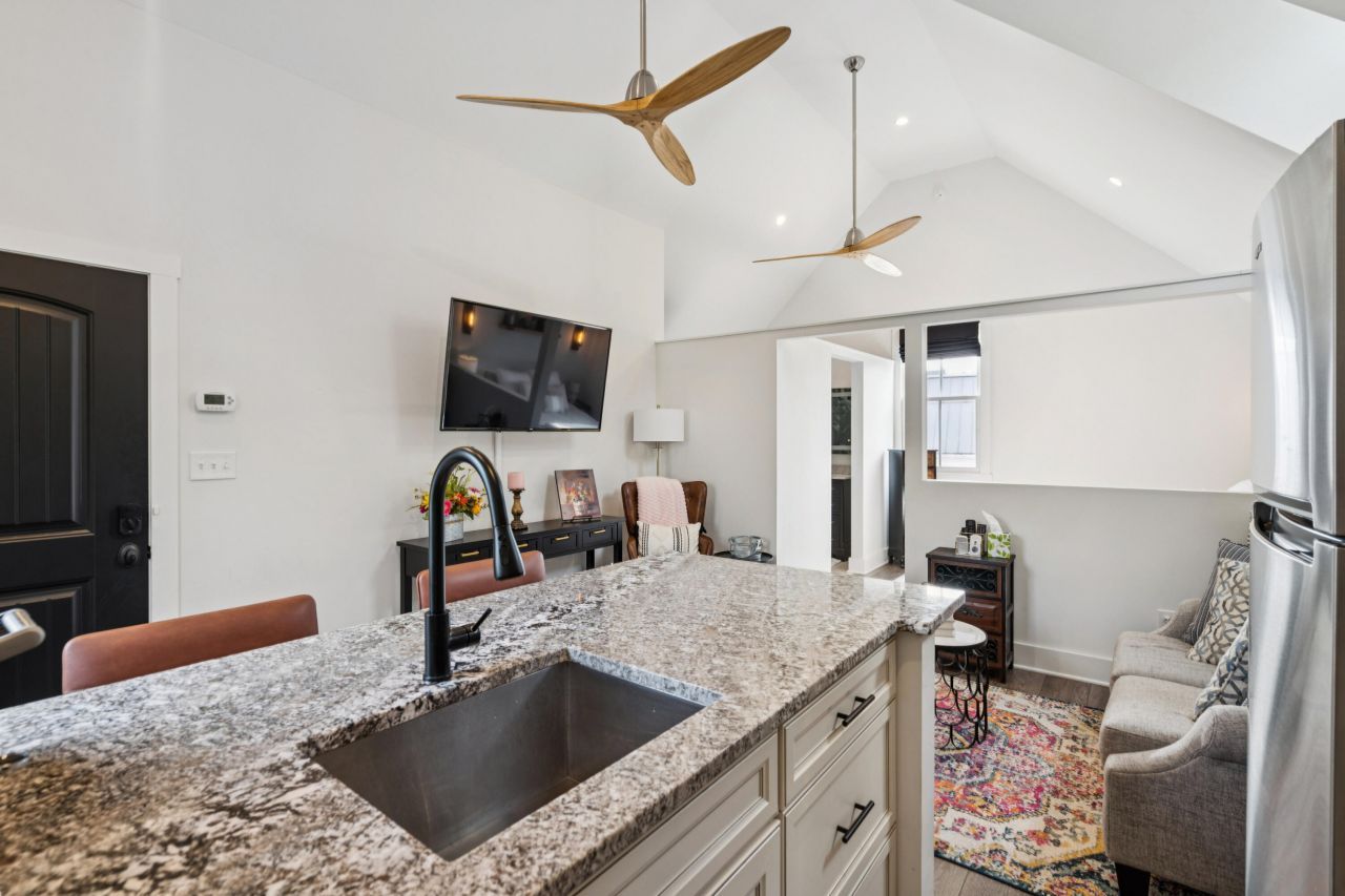 45 Eastlake Road Photo 65