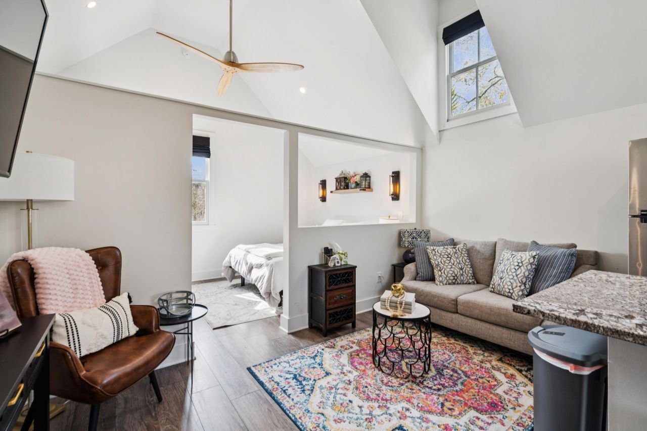 45 Eastlake Road Photo 66