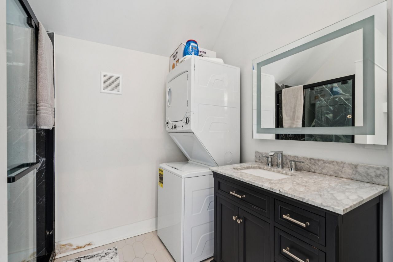 45 Eastlake Road Photo 68