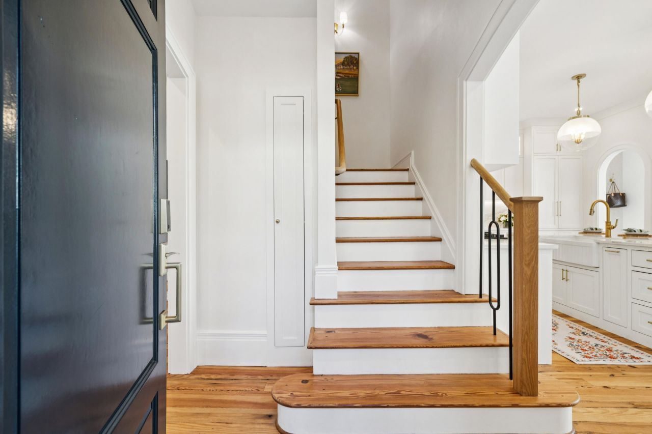 45 Eastlake Road Photo 7