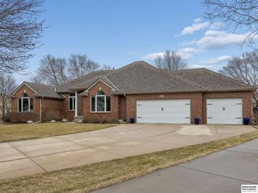 2005 S 182nd Avenue Circle, Omaha, NE 68130