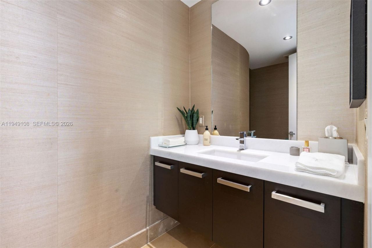 5959 Collins Ave, Unit 606, Miami Beach, FL 33140 Photo