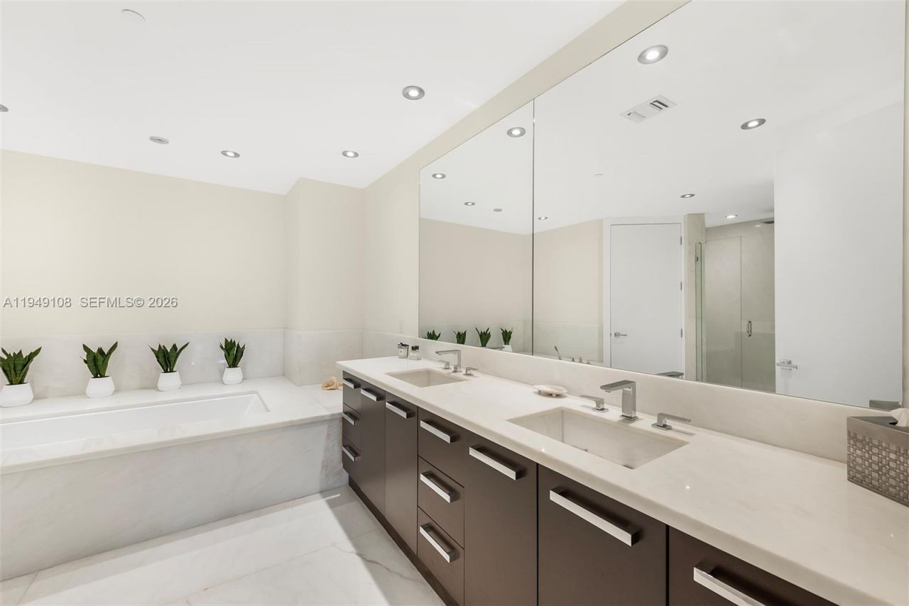 5959 Collins Ave, Unit 606, Miami Beach, FL 33140 Photo