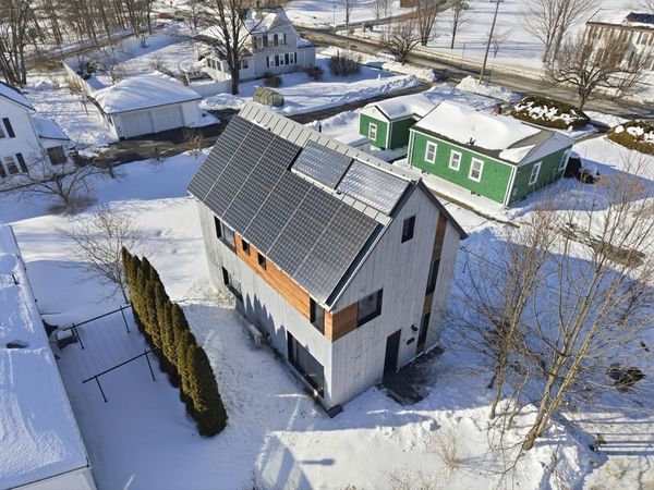 2 Juniper St, Northampton, MA 01062