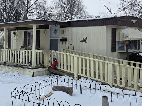 1129 W Dorris Street, Harrisburg, IL 62946