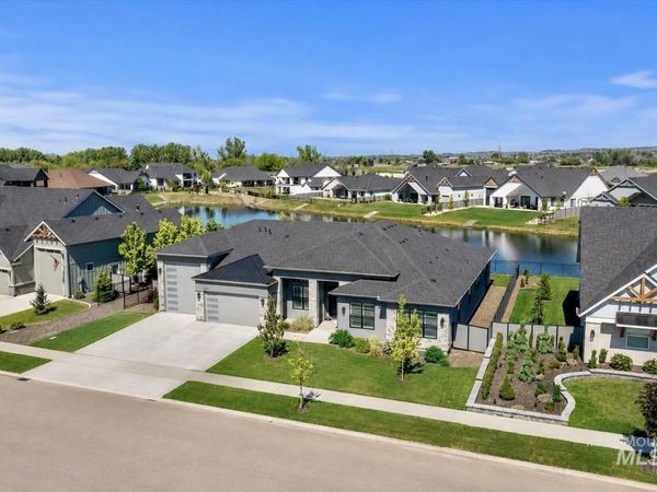 207 S Eagles Roost Way, Eagle, ID 83616