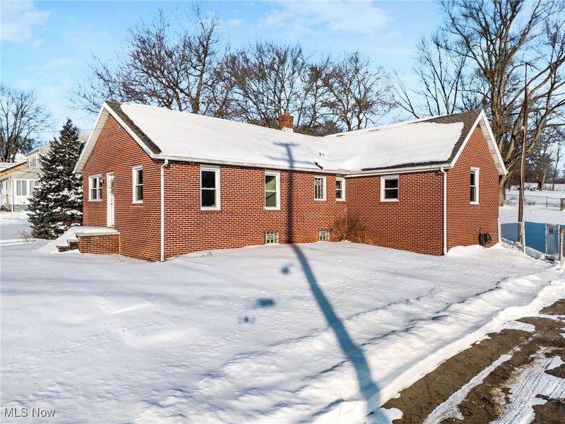 3863 Richville Drive SW, Canton, OH 44706 Photo 1