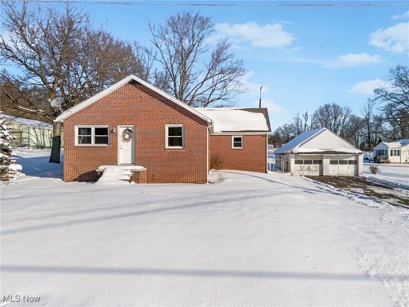 3863 Richville Drive SW, Canton, OH 44706 Photo 2