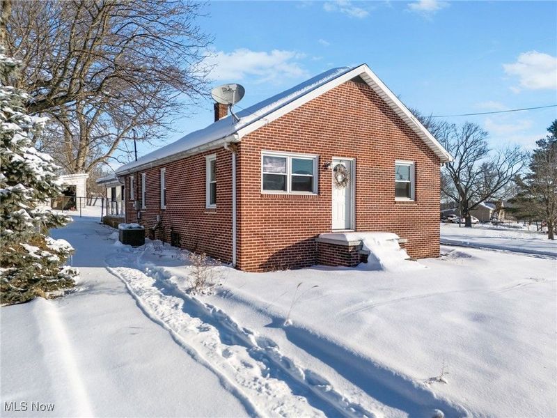 3863 Richville Drive SW, Canton, OH 44706 Photo 3
