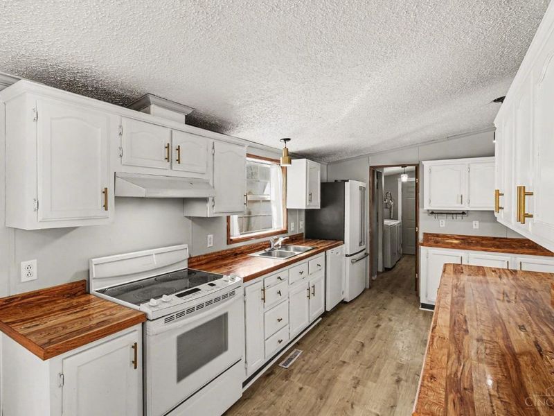 14240 Brier Hill Road, Paint Twp, OH 45612 Photo 7