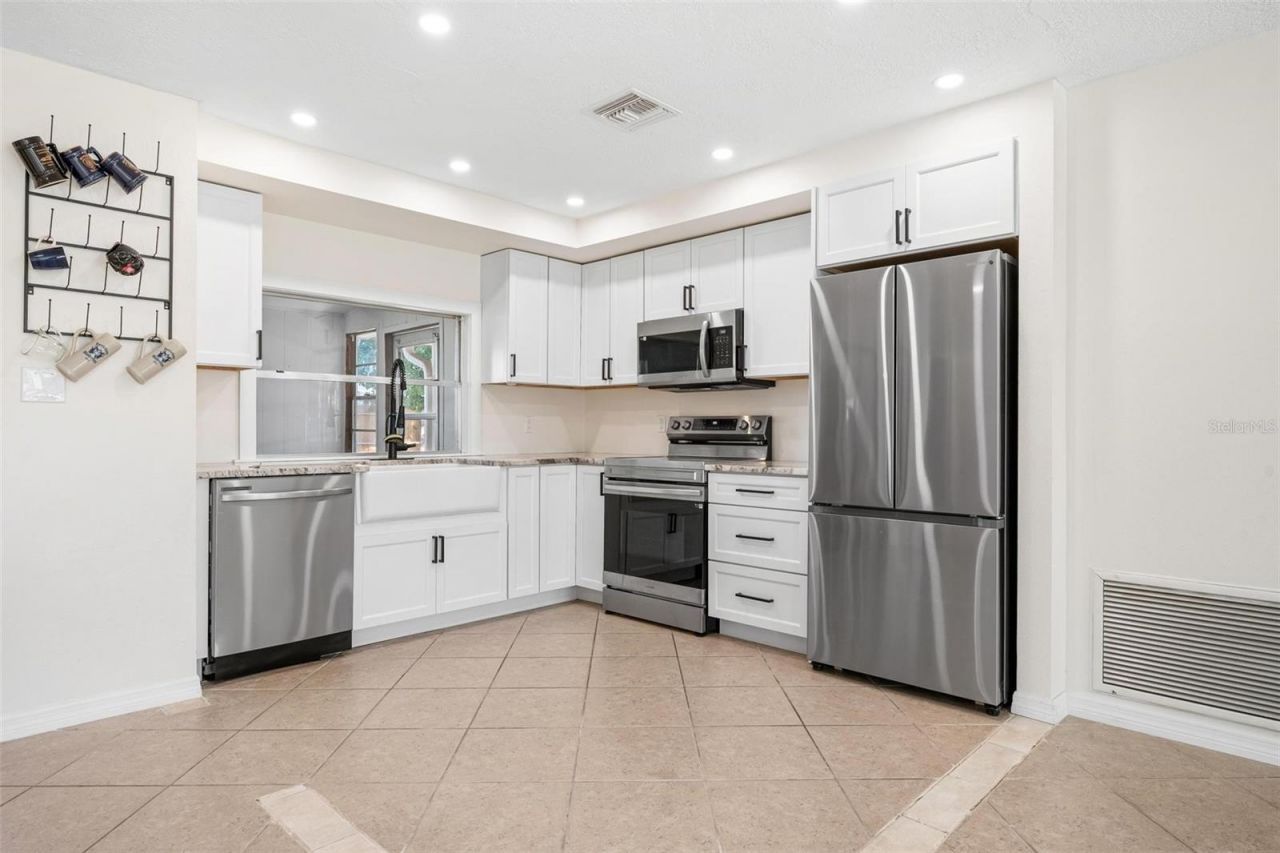 2806 Oxford Drive W, Bradenton, FL 34205 Photo