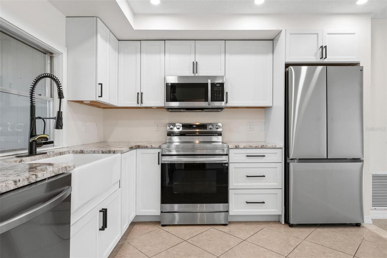 2806 Oxford Drive W, Bradenton, FL 34205 Photo