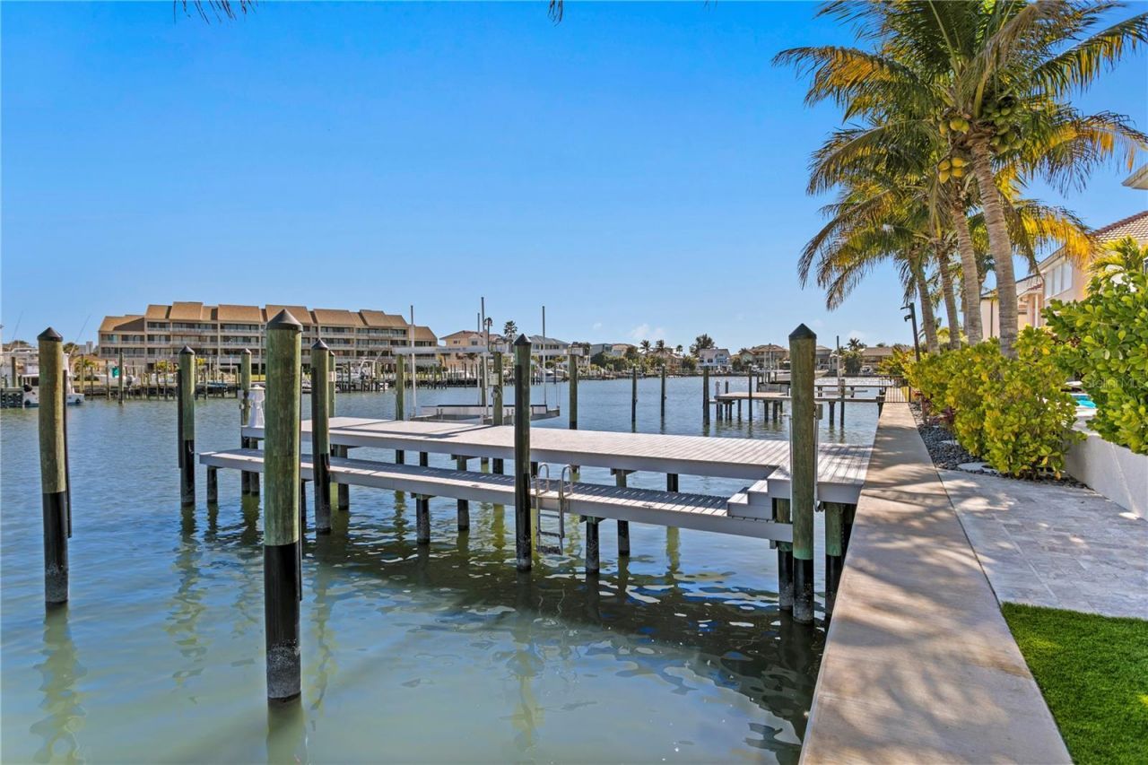 6103 Pasadena Point Boulevard S, Gulfport, FL 33707 Photo