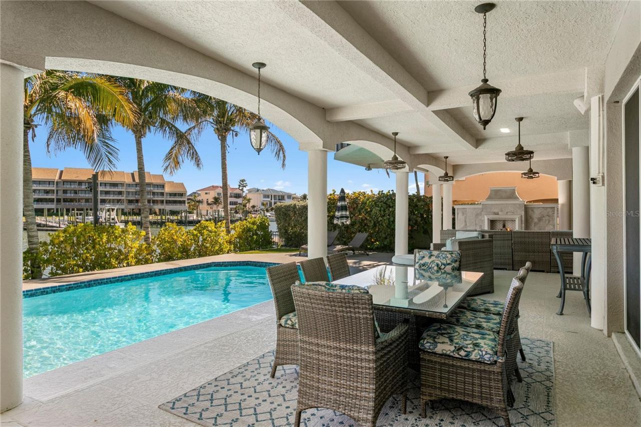 6103 Pasadena Point Boulevard S, Gulfport, FL 33707 Photo