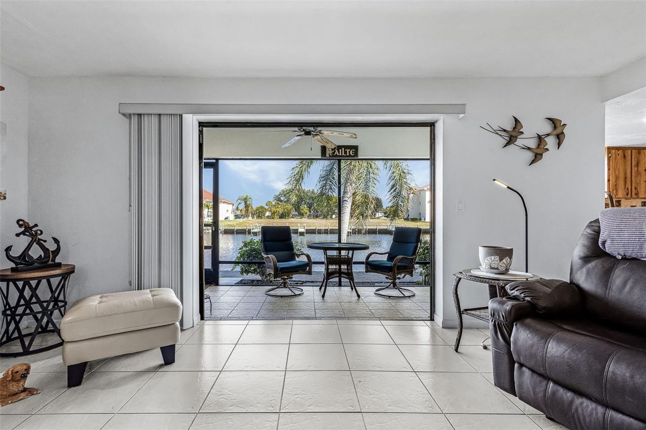 3831 SE 11th Place, Unit 101, Cape Coral, FL 33904 Photo