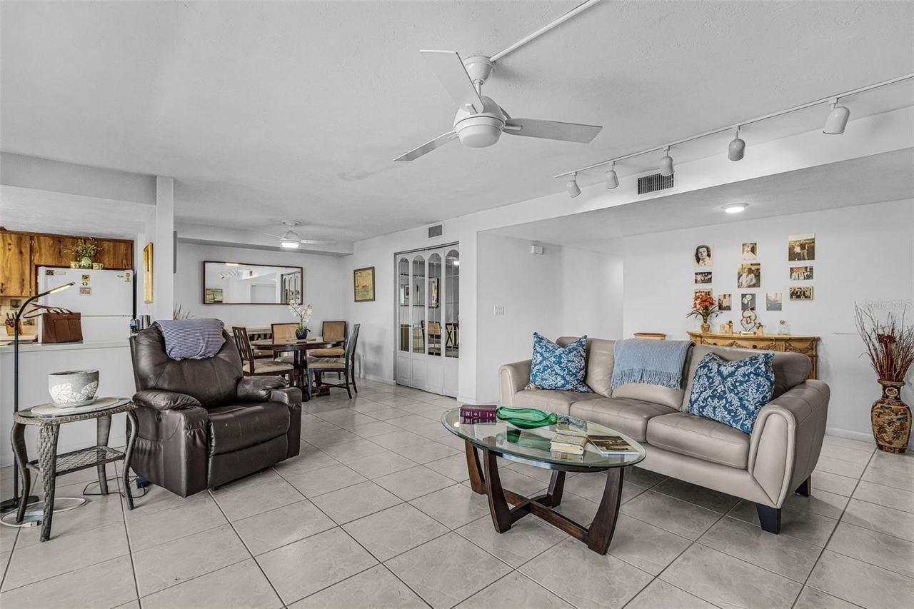 3831 SE 11th Place, Unit 101, Cape Coral, FL 33904 Photo