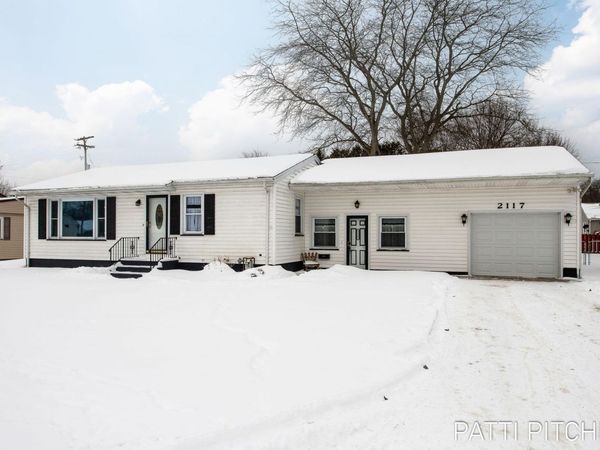 2117 Columbus Avenue, Norton Shores, MI 49441