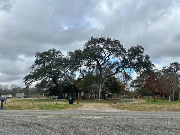 750 FM 154 S, Muldoon, TX 78949