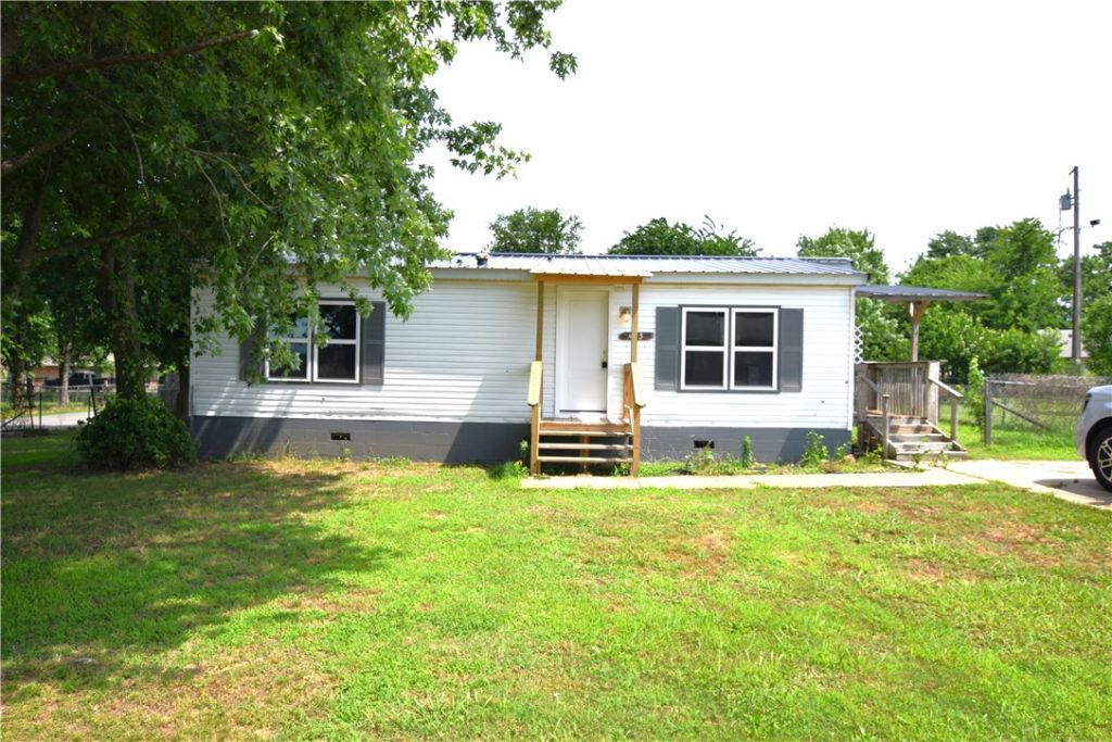 413 W Willow Street, Stilwell, OK 74960 Main Photo