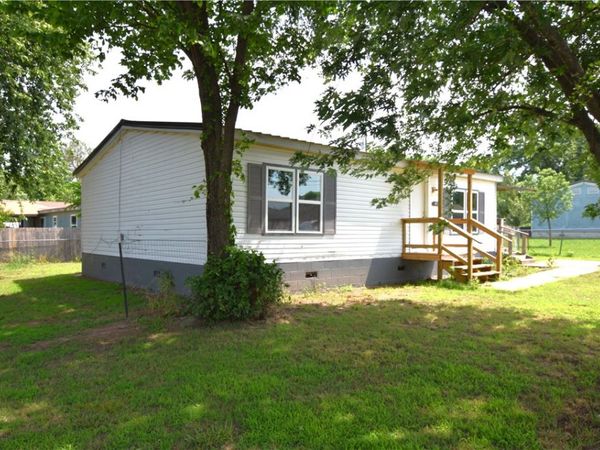 413 W Willow Street, Stilwell, OK 74960