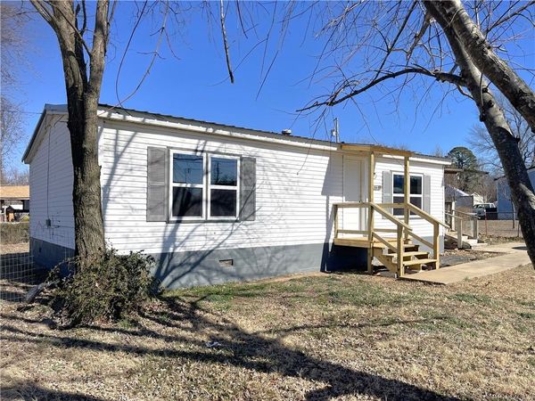 413 W Willow Street, Stilwell, OK 74960