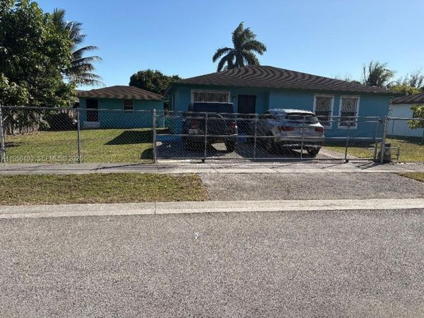 416 NW 9th Pl, Florida City, FL 33034