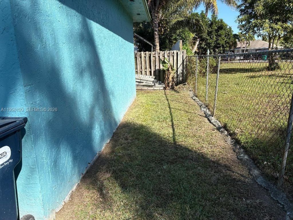 416 NW 9th Pl, Florida City, FL 33034 Photo