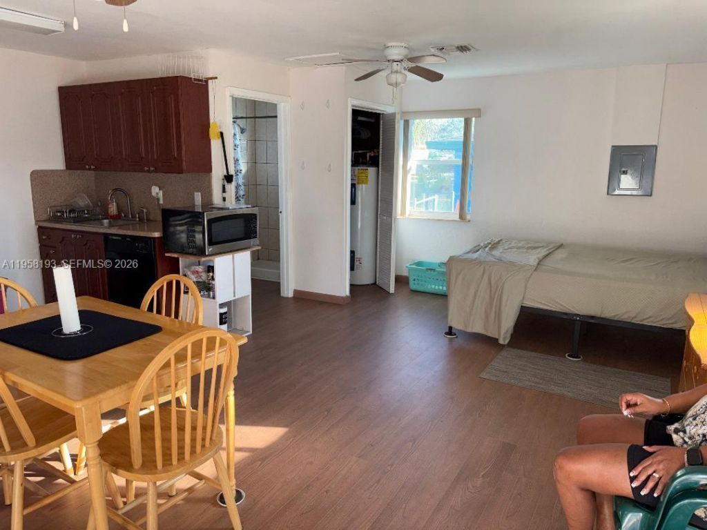 416 NW 9th Pl, Florida City, FL 33034 Photo