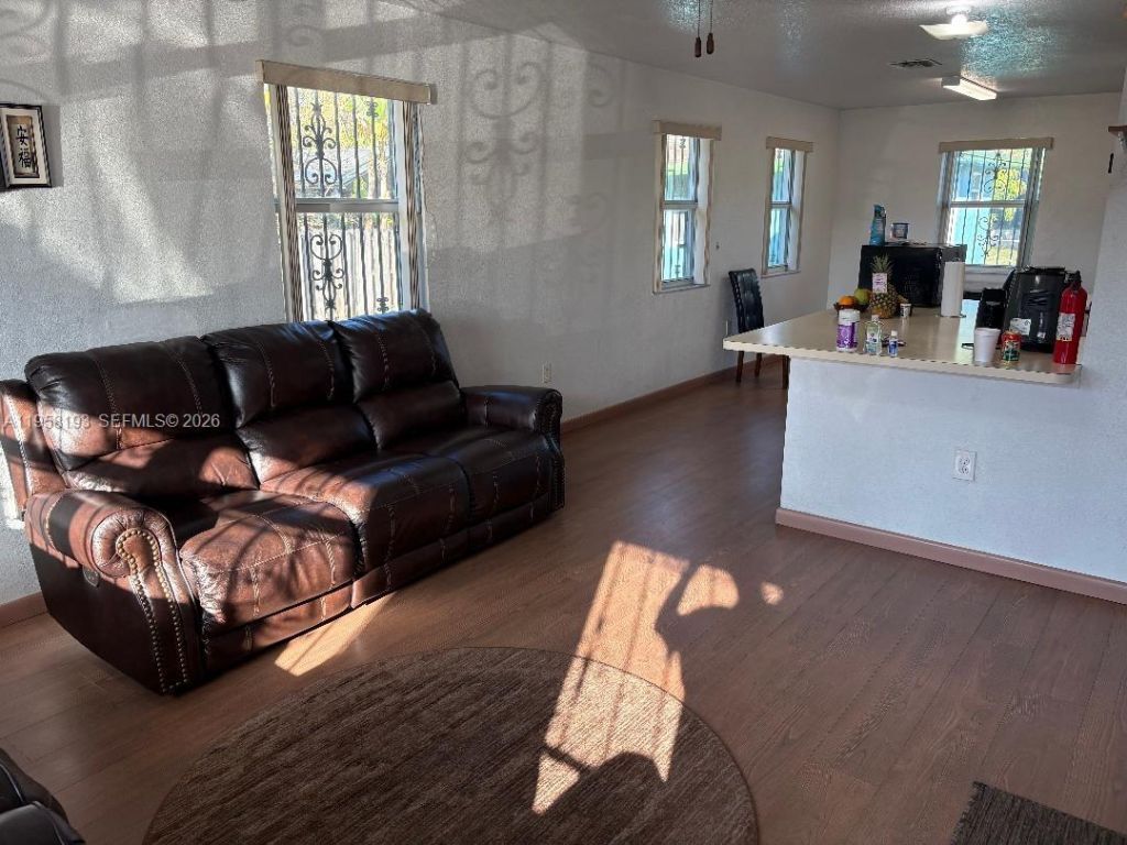 416 NW 9th Pl, Florida City, FL 33034 Photo