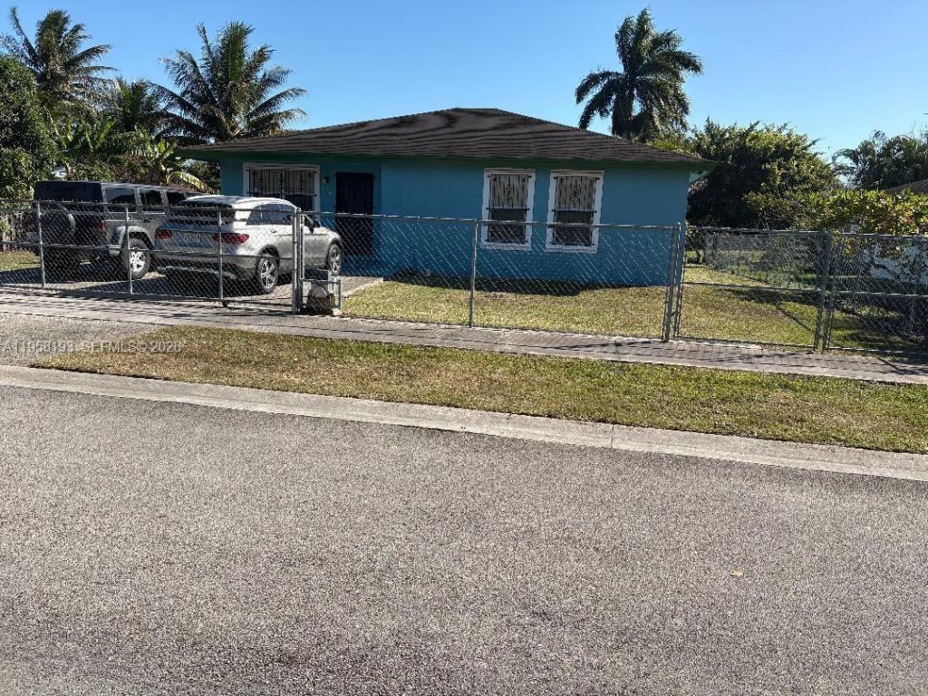 416 NW 9th Pl, Florida City, FL 33034 Photo