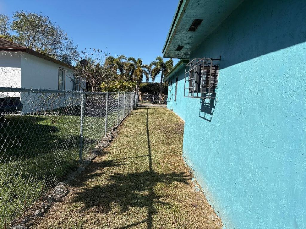 416 NW 9th Pl, Florida City, FL 33034 Photo