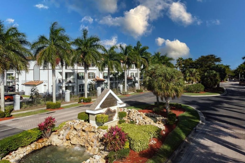 4246 Liron Ave, Unit 203, Fort Myers, FL 33916 Photo