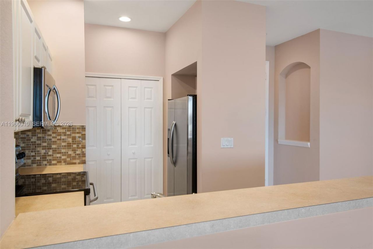 4246 Liron Ave, Unit 203, Fort Myers, FL 33916 Photo